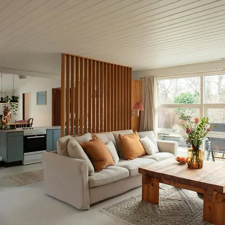 Сasa de vacaciones Beautiful Retreat For Family With Young Children Yderby